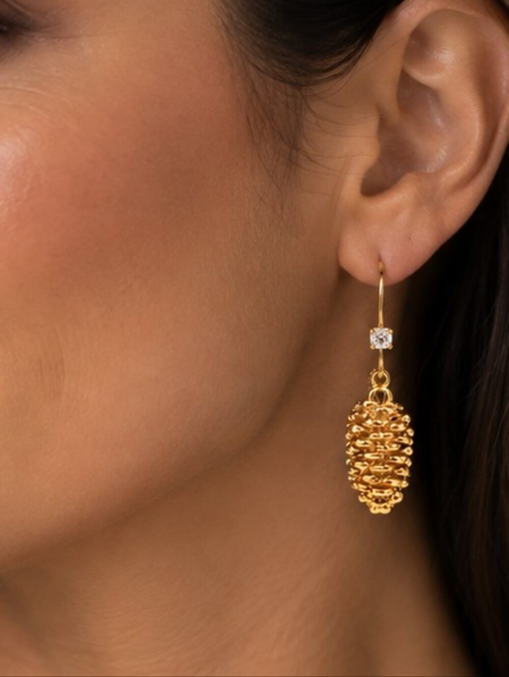 💎 Gold Tone Textured Oval Dangle Earrings Clear Rhinestone Accent Statement